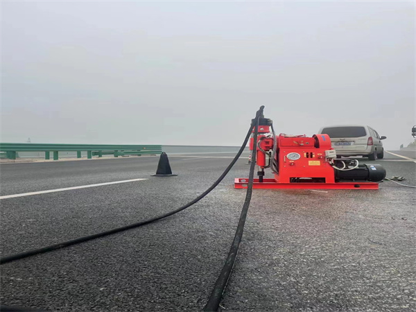 高明马路路基路面开裂下沉注浆加固灌浆