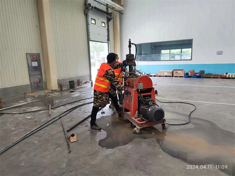 高明厂房地面下沉塌陷注浆加固施工